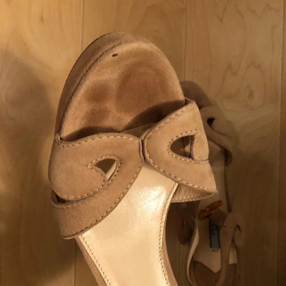 Prada Camoscio nude suede platform sandals 42